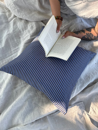 THE PATTERNED CUSHION