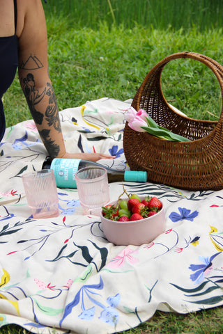 THE PRINTED TABLECLOTH